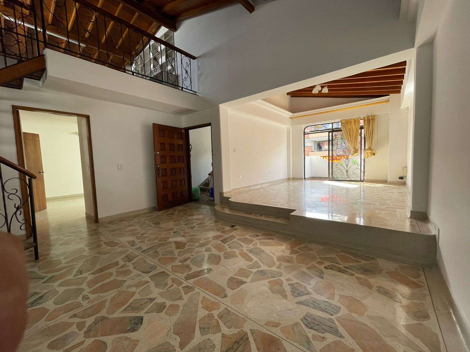 EXCELENTE APARTACASA EN CALAZANS